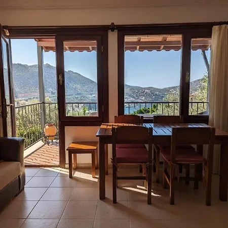Flora Villa Kas
