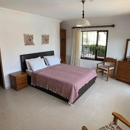 Flora Villa