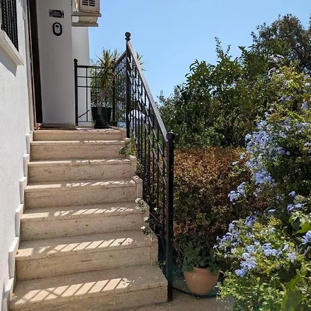 Flora Villa *